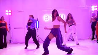level up dance video | Song By Ciara | Ayesha kazi #dance #dancechallenge #ayeshakazi #levelup