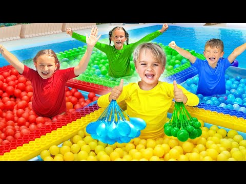 تحدي بالونات الماء بأربعة ألوان مع كريس وأصدقائه