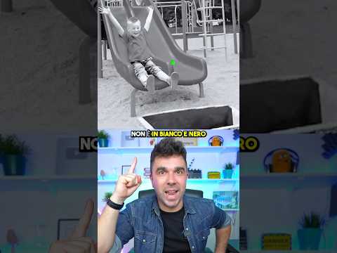 È IN BIANCO E NERO O A COLORI? 👀