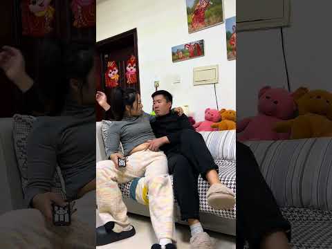 After the New Year, my husband has no hobbies. Funny couple's daily life. Daily life after marri