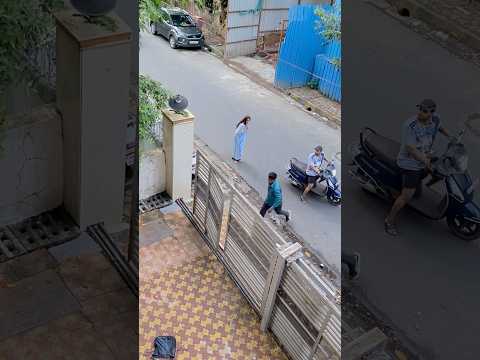 Aise Kon utarta hai Scooty se, koi bhi dar jayega.. #shortvideo #comedy #youtube #funny