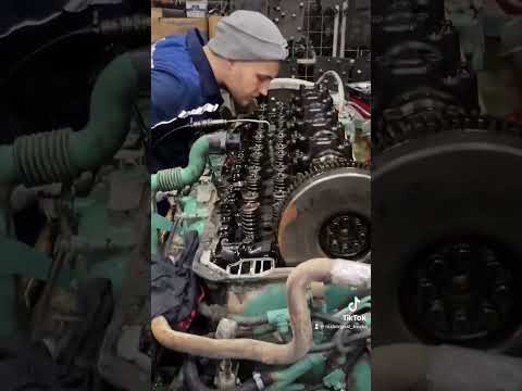 Двигатель VOLVO FH. Что он делает? :-) #shorts