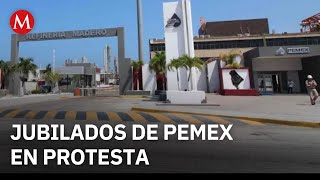 Jubilados de Pemex bloquean terminal en puerto de Chiapas