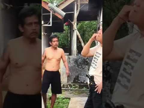Xem mấy anh hài cười đau cả bụng