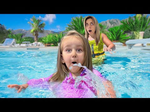 😱 Mihaela SINGURĂ în PISCINĂ 🤿 Construim cort AFARĂ 🚿