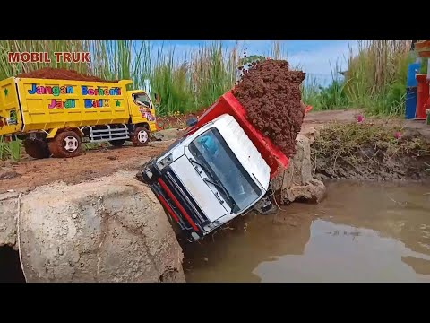Rc Excavator, Mobil Truk Oleng RC Canter Fuso Muat Tanah Dump Truck Isuzu nmr Oleng Jatuh Terguling