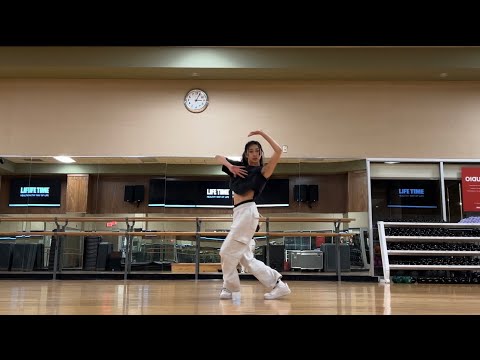 (Mirrored) NewJeans ’Ditto’ Dance MV VER