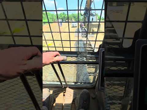 Moving a SANY Excavator with a Hammer attachment/Low-Boy