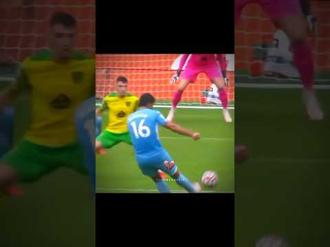 Bro's header 🤣 #football #funny #trending #viralvideo #fypシ゚viral #memes