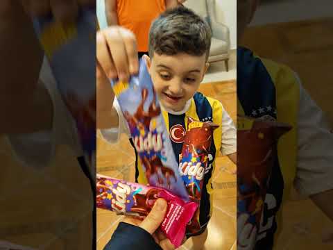 كلون اخدو ايس كريم على لون تيابون🍦 رفيق دينيز ماعجبو 😱