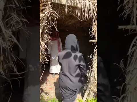 কফিলের টাকা পয়সা কোন কিছুর অভাব নাই থাকে ছোট্ট একটা ঘুরে বেড়ায়