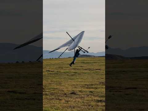 My last #hanggliding landing of 2023 after a 2-hour flight 💙 Happy new year!