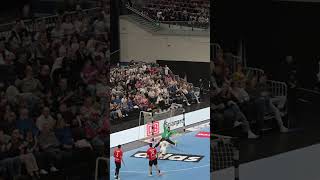 Special delivery: Speedy with a bit of magic 🪄 #GEREGY #WIRIHRALLE #aufgehtsDHB #Handball