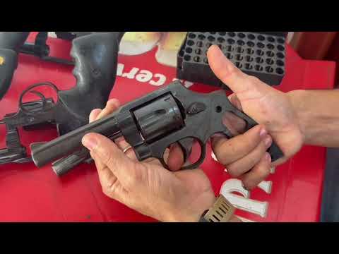 sabe como manusear corretamente um revólver  *Taurus 82S ou 85S*?
