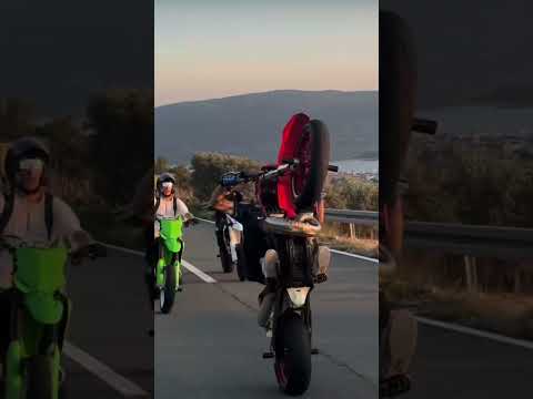 Bike❤️‍🔥#supermoto #husqvarna #ktm #supermot #wheelie #stuntriding #4stroke #motolife #exc #stunt