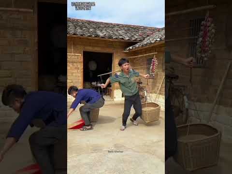 Kya ye dosti hai ya kung fu class? 😅 #shorts #shortvideo #funny #comedy #funnycomedy