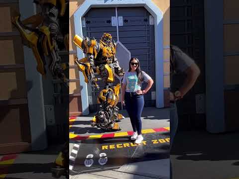 Funny bumblebee moments #transformers #usa #funny #funnyvideo #universalstudios #viral #fyp
