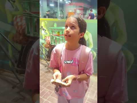 Niña devuelve dinero perdido y recibe una bendición inesperada ❤️🍞
