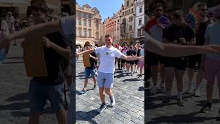 Tanzen auf der LGBT Parade im Prager Stadtzentrum #viral
