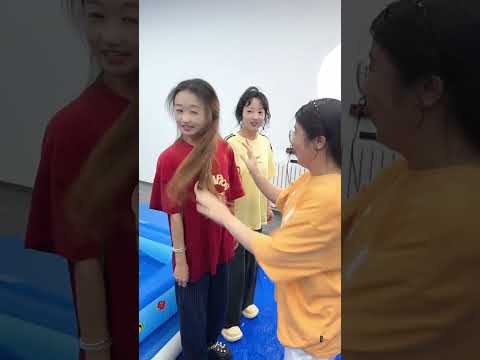 【Fool Around Company】推泳池挑戰,哈哈哈哈哈 #搞笑 #搞笑视频 #视频搞笑 #万万没想到#shorts