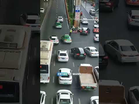 TESLA DI USIR DARI KOTA DI CHINA