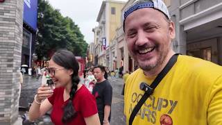 Çinli Kız Şehrini Gezdirdi - Çin Sokak Lezzetleri | Guangzhou 