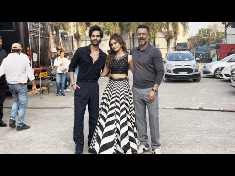 Rasha Thadani, Aaman Devgan And Abhishek Kapoor Spotted Promoting Movie Azaad In Juhu