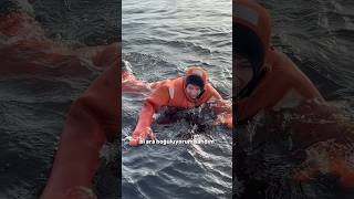 KUTUPLARDA SUYA GİRDİM!!?? (Kutuplar vlog Part3) #emreuzunboy #tatilvlog #kutup #vlog #shorts