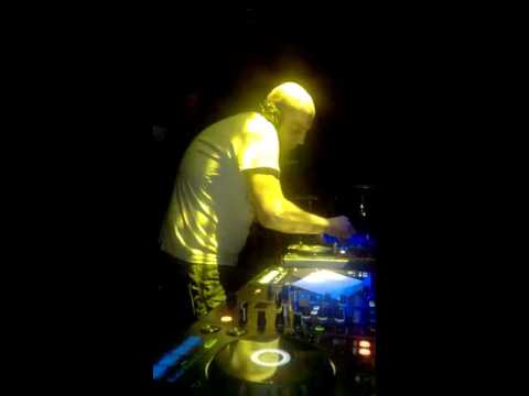 DJ ILLEGALL ILLUSION