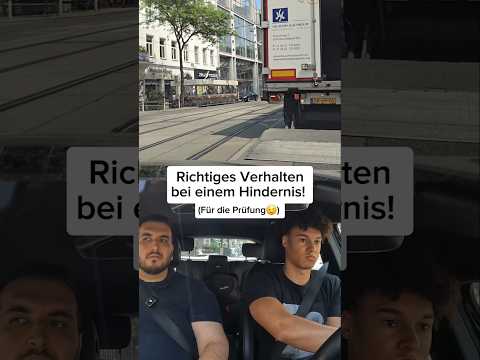 So wirds gemacht!👍🏻Jeder FS-besitzer würde es anders machen. Ich auch😅#fahrlehrer #prüfung #richtig