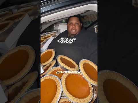 Sweet Potato Pies are the greatest ❤️❤️❤️🤤🤤 #emoedagreat #funny #laugh #food #pies #foodie
