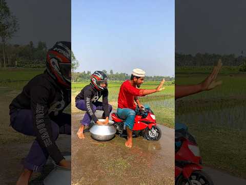 He is setting up on digital bike #funny