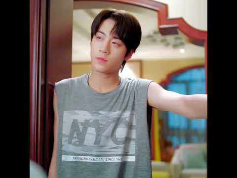 He must have upset his girlfriend and not realised what was wrong #sweetfirstlove #renshihao #shorts
