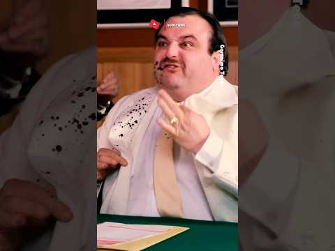 Renato sporca di proposito il vestito. 💪😂 Dal film Il Ragazzo di Campagna #videodivertenti