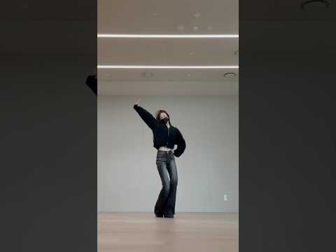 𝑻𝑯𝑨𝑻'𝑺 𝑨 𝑵𝑶 𝑵𝑶🖤 #izna #이즈나 #BANGJEEMIN