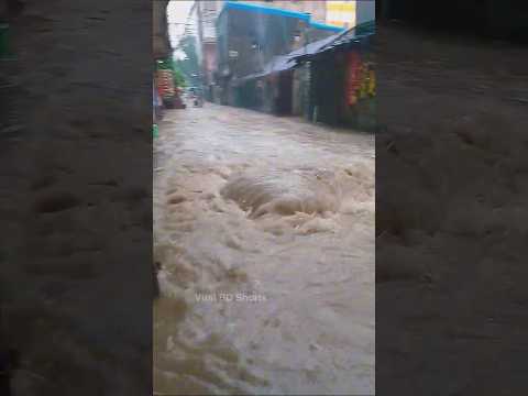 ঢাকার গাজীপুরে ঘটে গেল অলৌকিক ঘটনা, মাটির নিচ থেকে অনবরত পানি উঠতেছে 😲