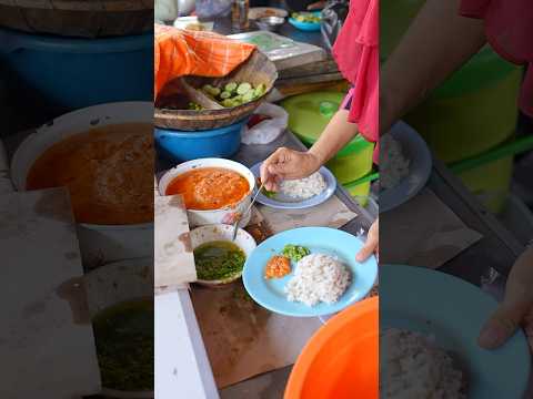BAYARIN SEMUA NASI TUTUG YG MAKAN DISINI!