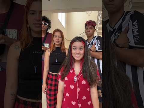 EMILLY VICK FAZENDO BRINCADEIRA DE VIRA MÃO ✋😲🤣🩷 #emillyvickof #katlenof #humor #void #leozinn077