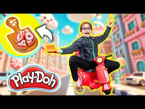 MATILDE CONSEGNA LA PIZZA con lo Scooter Play Doh