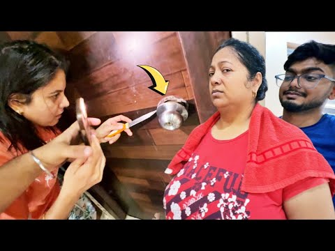Rishi Bathroom mein Lock hogaya