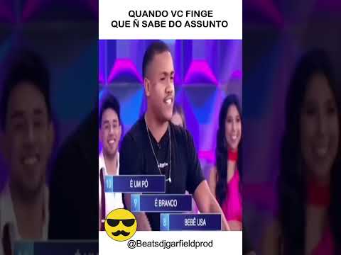 É UM PÓ -  é branco