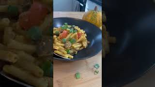 Cremige Pasta mit Kürbis & Pilzen: Einfach Wohlfühlessen! 🧡🍄‍🟫