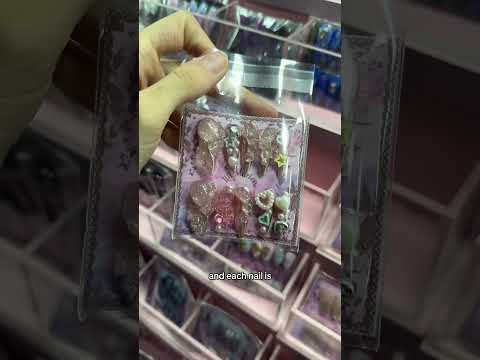 getting custom 3d press on nails in the middle of new york city #shorts #short #megseanlisa