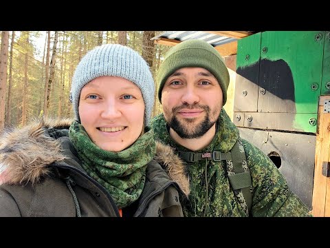 ПРОГУЛКА В ЛЕС ДО ХИЖИНЫ | ДЕЛАЕМ ЗАПАС ВОДЫ НА ЛЕТО | СТРЕЛЬБА ПО МИШЕНЯМ | КОМПОТ ИЗ ЯБЛОК И ОМЛЕТ