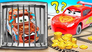 Vamos começar a investigação! 🕵️‍♂️ Os carros de brinquedo McQueen e Cruz vão salvar Mater! 🚓 🚗