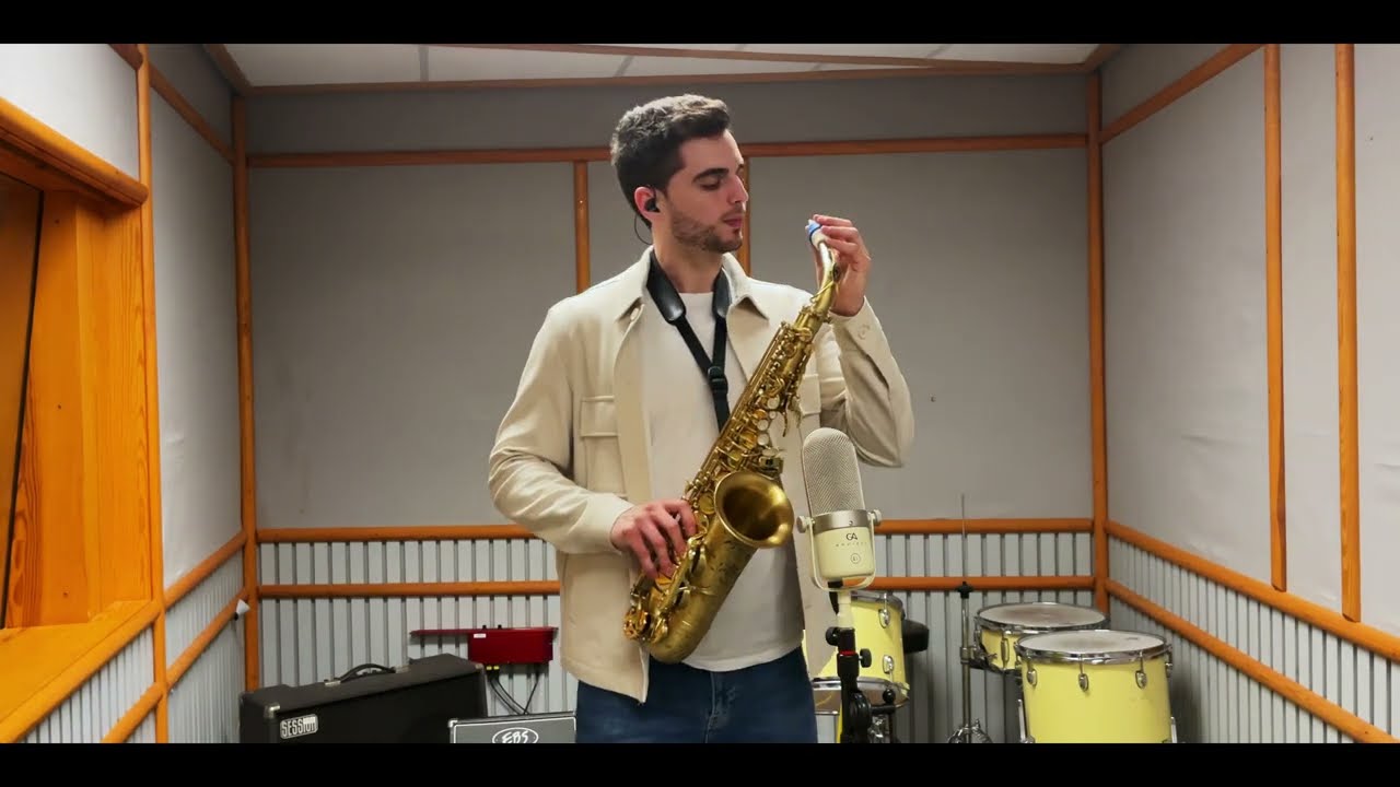 Vicent Bass Saxophone