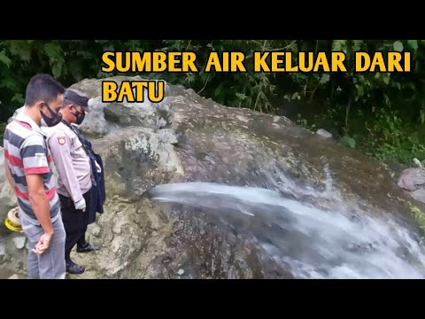 Kejadian Di Jombang! Sumber Mata Air Keluar Dari Batu