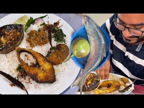 Eating Lunch(Rice & Big Hilsa Fish, Elish Lej Vorta) With Friends at Mawa Ghat