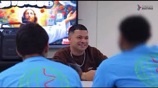 Jowell ayuda a los jovenes en la cárcel