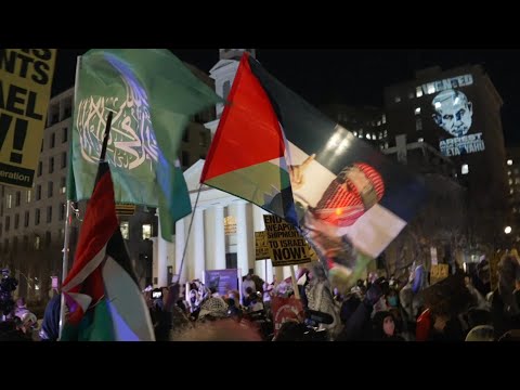 Hamas Flag Waved outside White House as Trump meets with Natenyahu